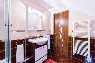 Фермерские дома Casa Elia Бран Улучшенный номер с кроватью размера «king-size»-1