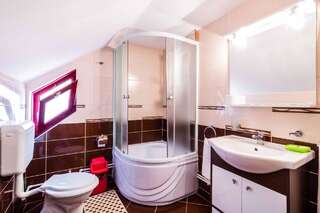 Фермерские дома Casa Elia Бран Улучшенный номер с кроватью размера «king-size»-2